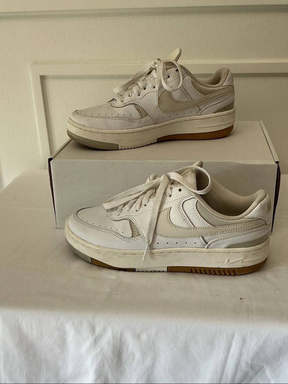 Nike Low-Top Sneakers in White and Gum